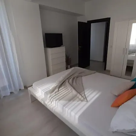 Summerland Sea Breeze Apartament Mamaja