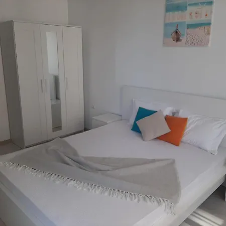 Summerland Sea Breeze Apartament * Mamaja