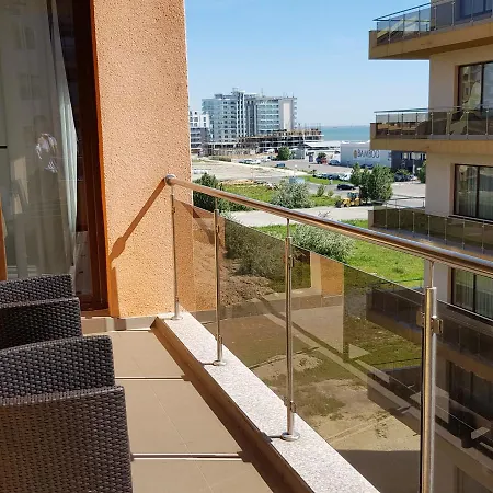 Summerland Sea Breeze Apartament Apartament Mamaja